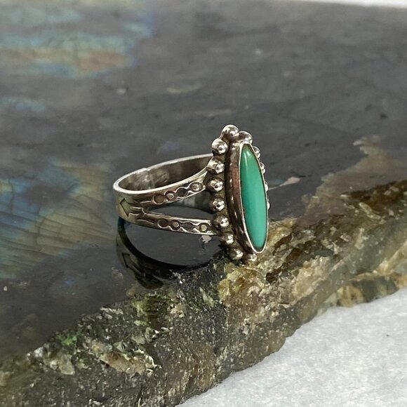 VTG Sterling Silver 925 Southwest Style Turquoise Stamped Split Shank Ring 4.75 - Picture 5 of 16